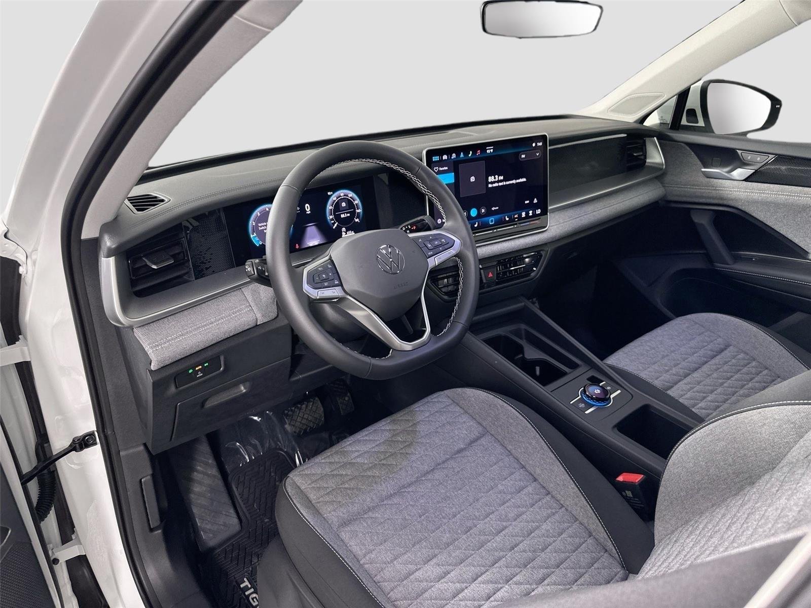 2025 Volkswagen Tiguan S - Photo 10