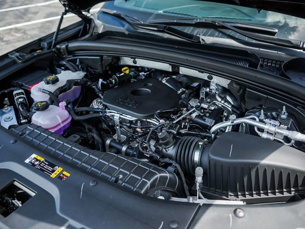 New 2026 Diamond Black Crystal Pearlcoat Jeep Limited image 7