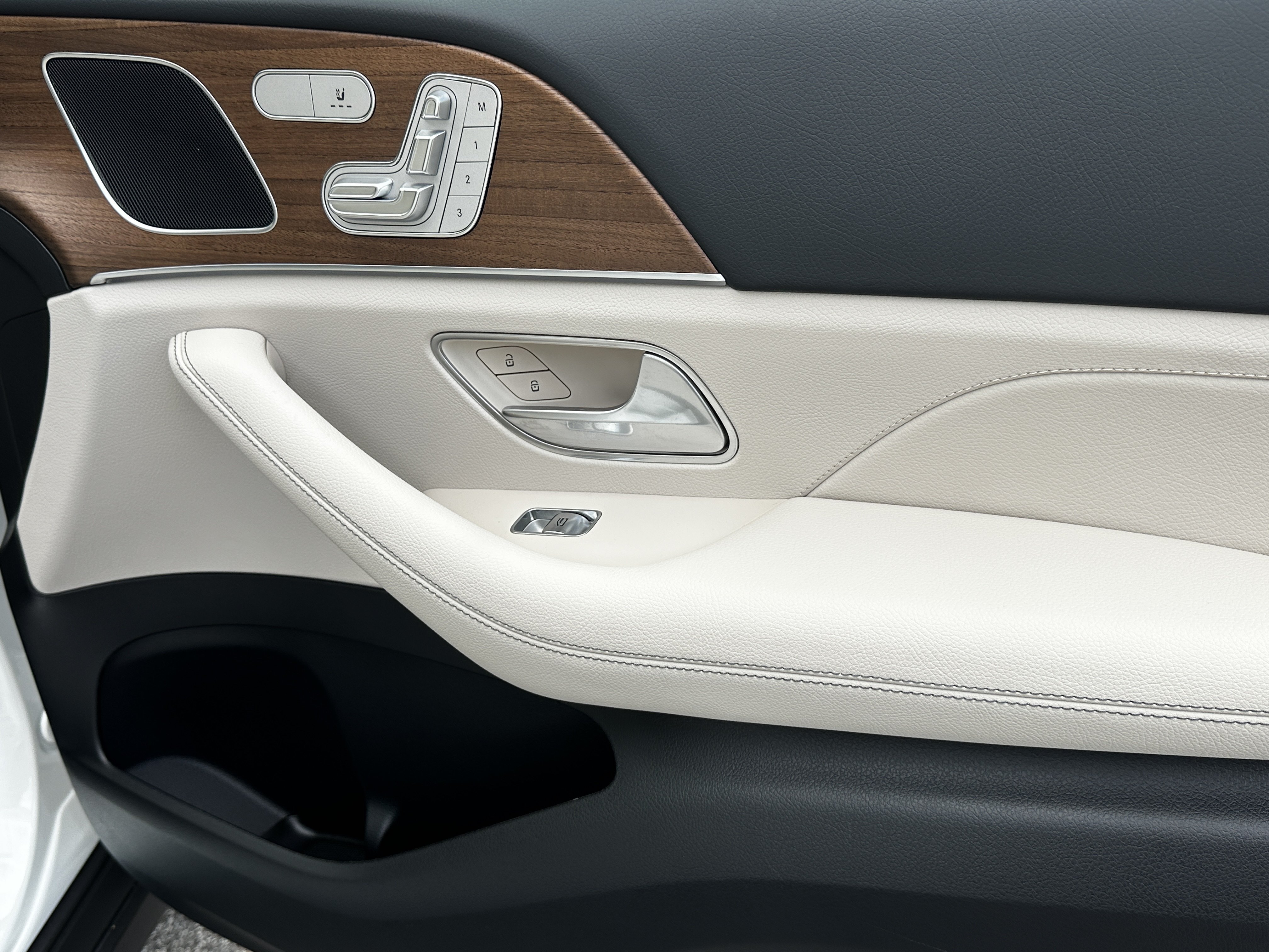 Certified Used 2026 White Mercedes-Benz GLE 450e image 16