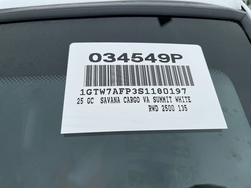 Used 2025 Summit White GMC 2500 image 30