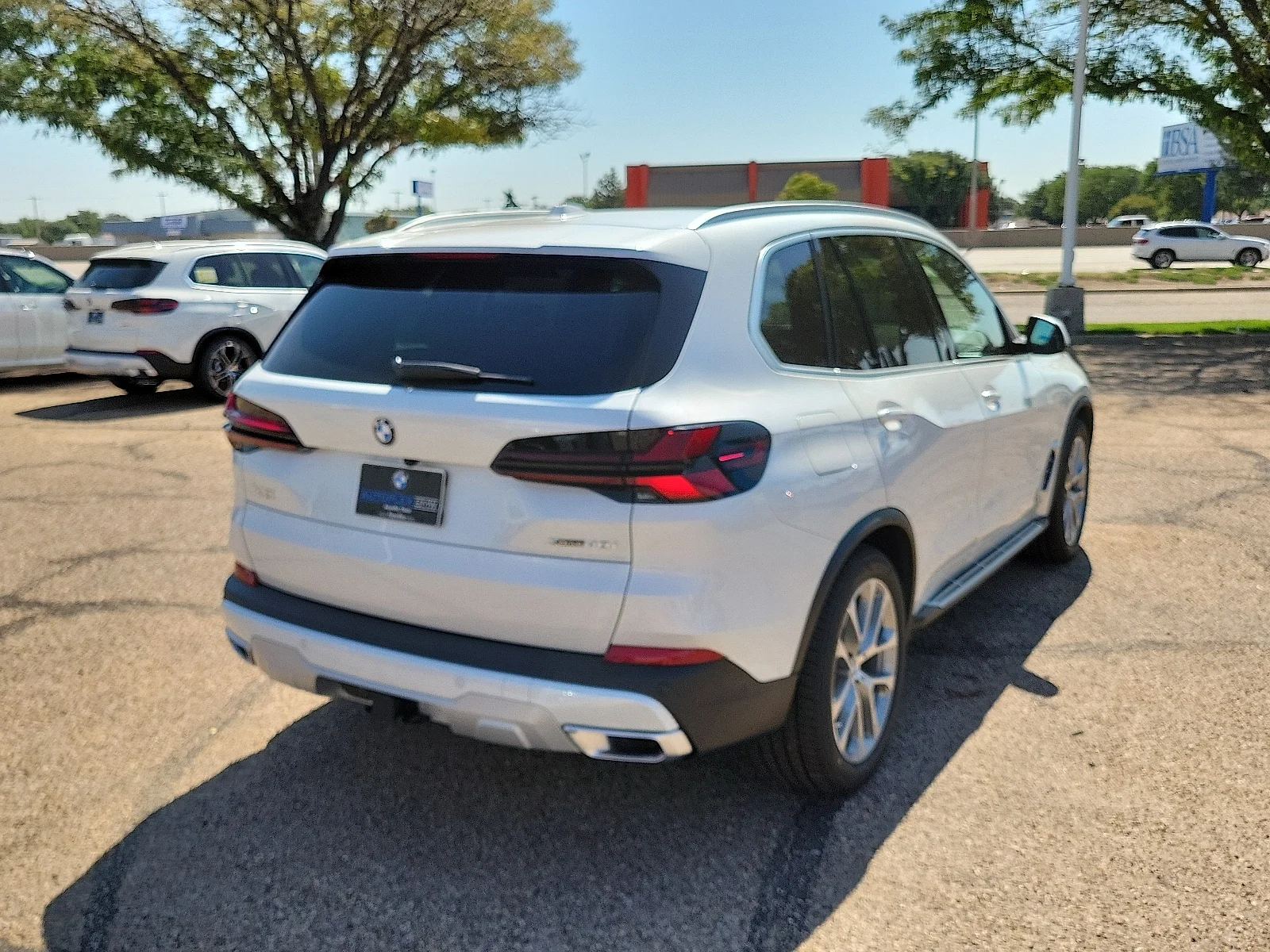 New 2026 Skyscraper Grey BMW xDrive40i All-Wheel Drive Sports Activity Vehicle image 4