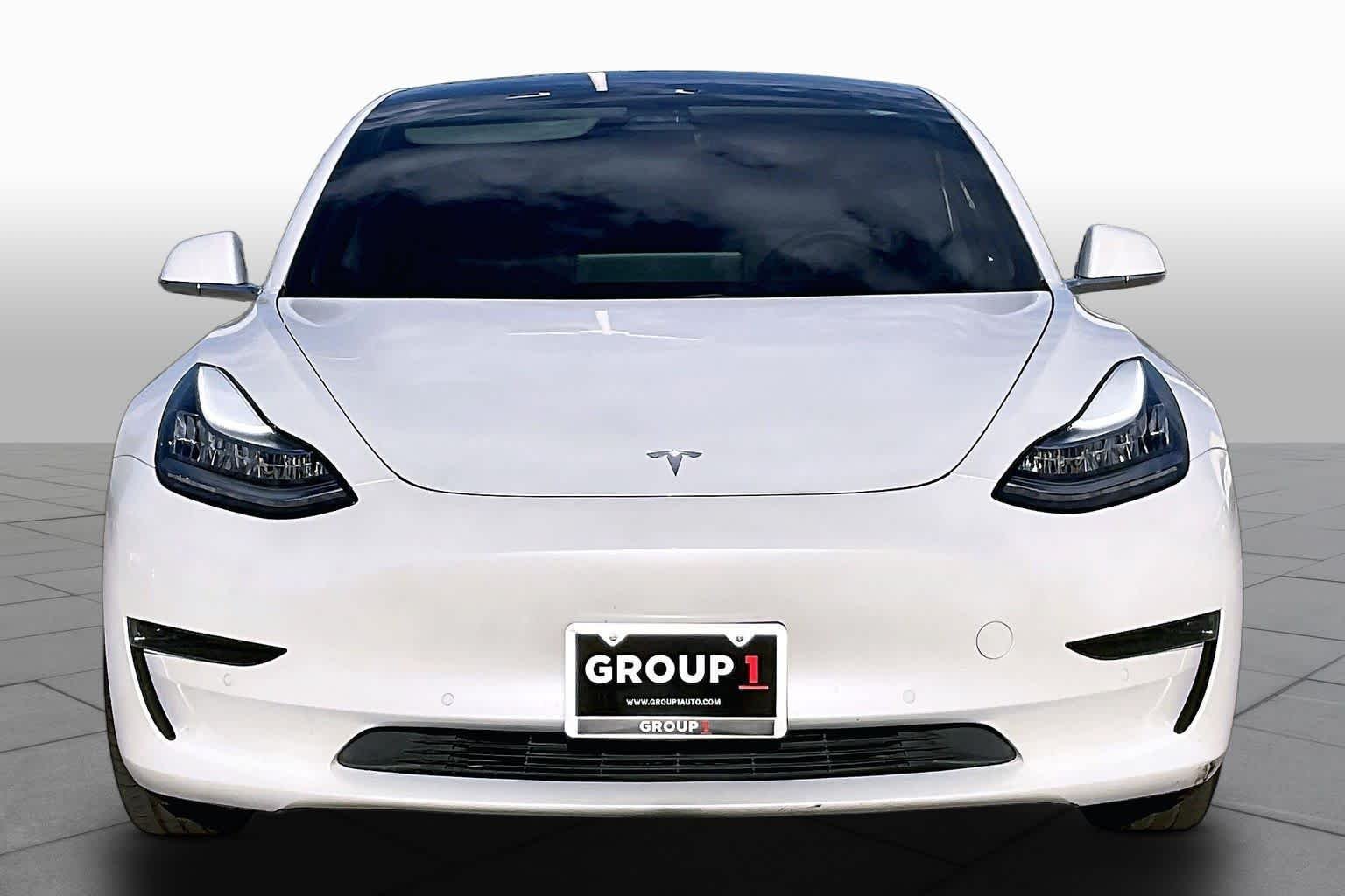 Used 2020 Pearl White Multi-Coat Tesla Standard Range image 3