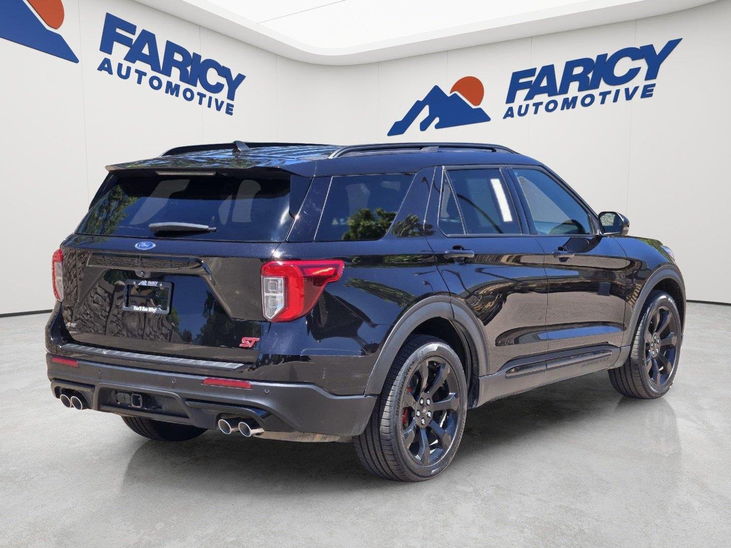 Used 2023 Agate Black Ford ST image 4