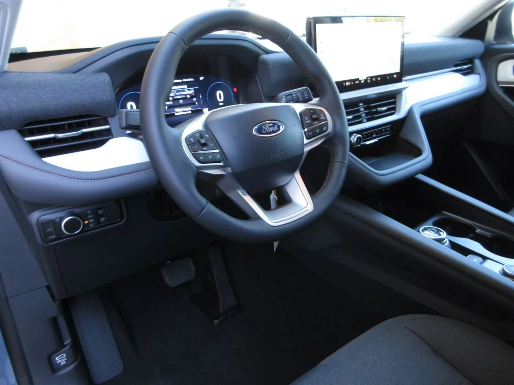 New 2026 Vapor Blue Metallic Ford Active image 13
