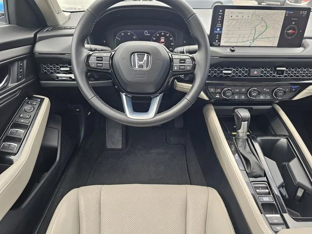 Used 2023 White Honda Touring image 18