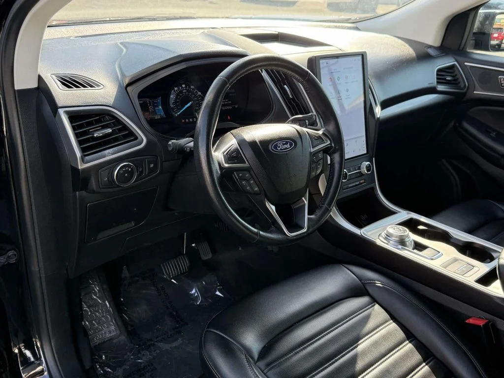 Used 2023 Black Ford SEL image 2