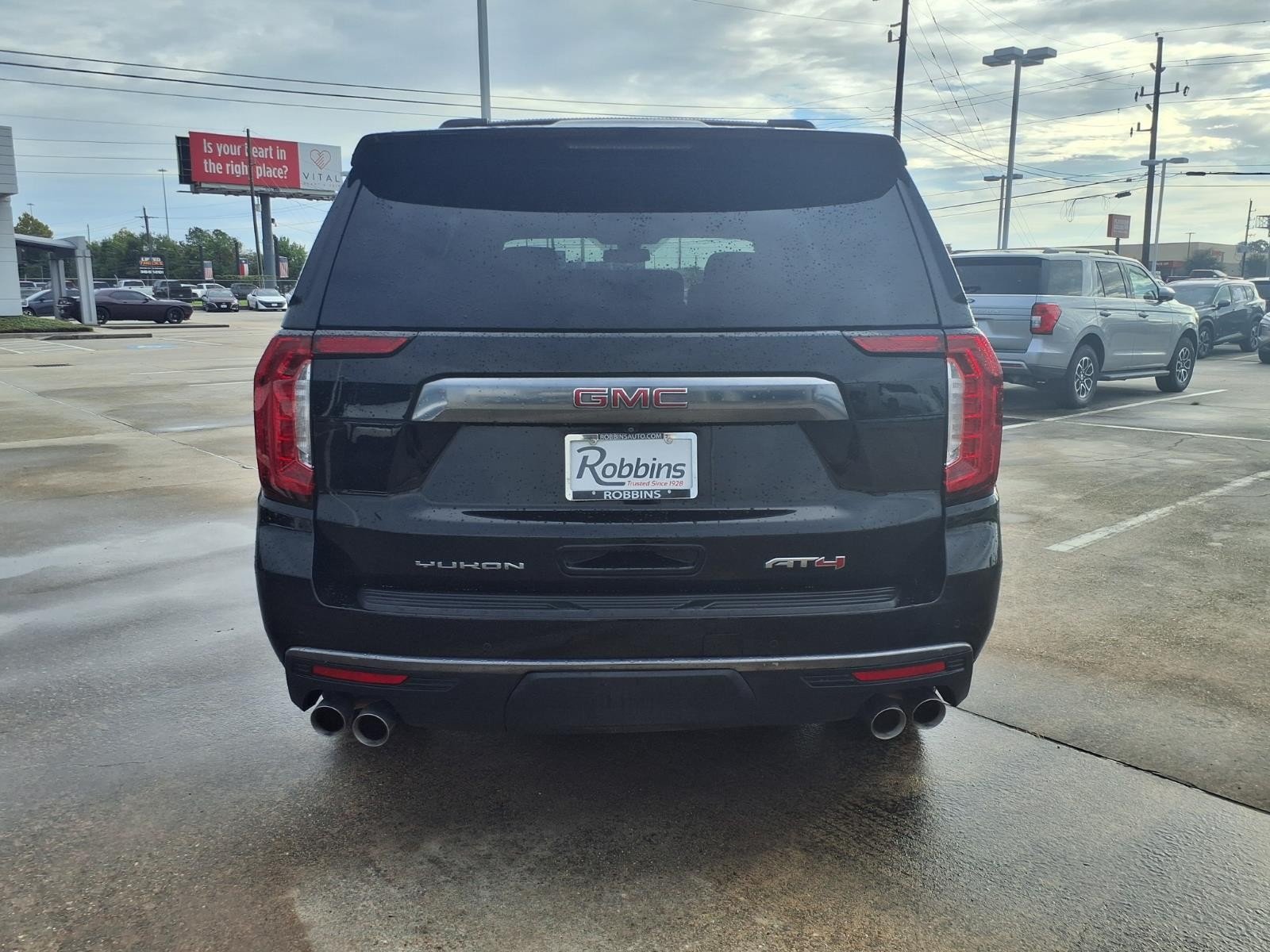 2022 GMC Yukon photo 6 of 28