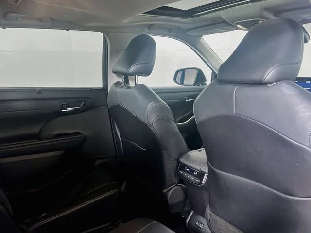 Used 2021 Magnetic Gray Metallic Toyota XLE image 8