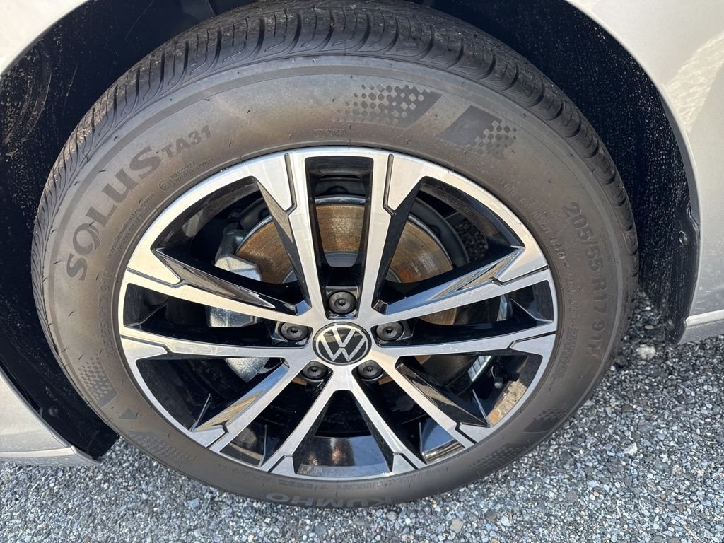 New 2025 Silver Volkswagen 1.5T Sport image 8