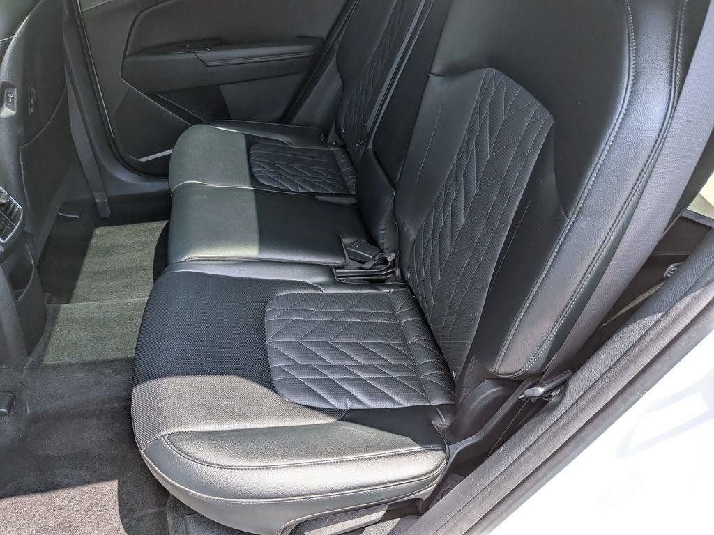Used 2023 White Kia X-Line image 24