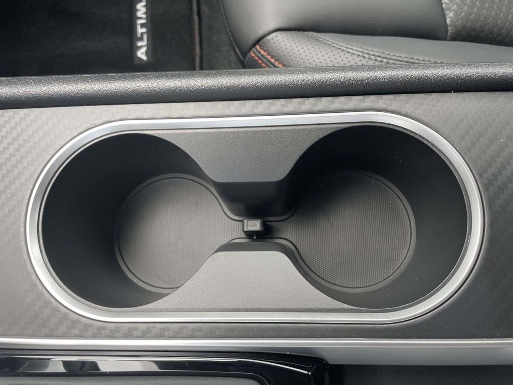 New 2026 Gun Metallic / Super Black Two-tone Nissan SR image 29