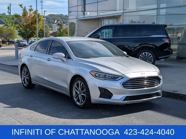 Used 2019 Silver Ford SEL image 9