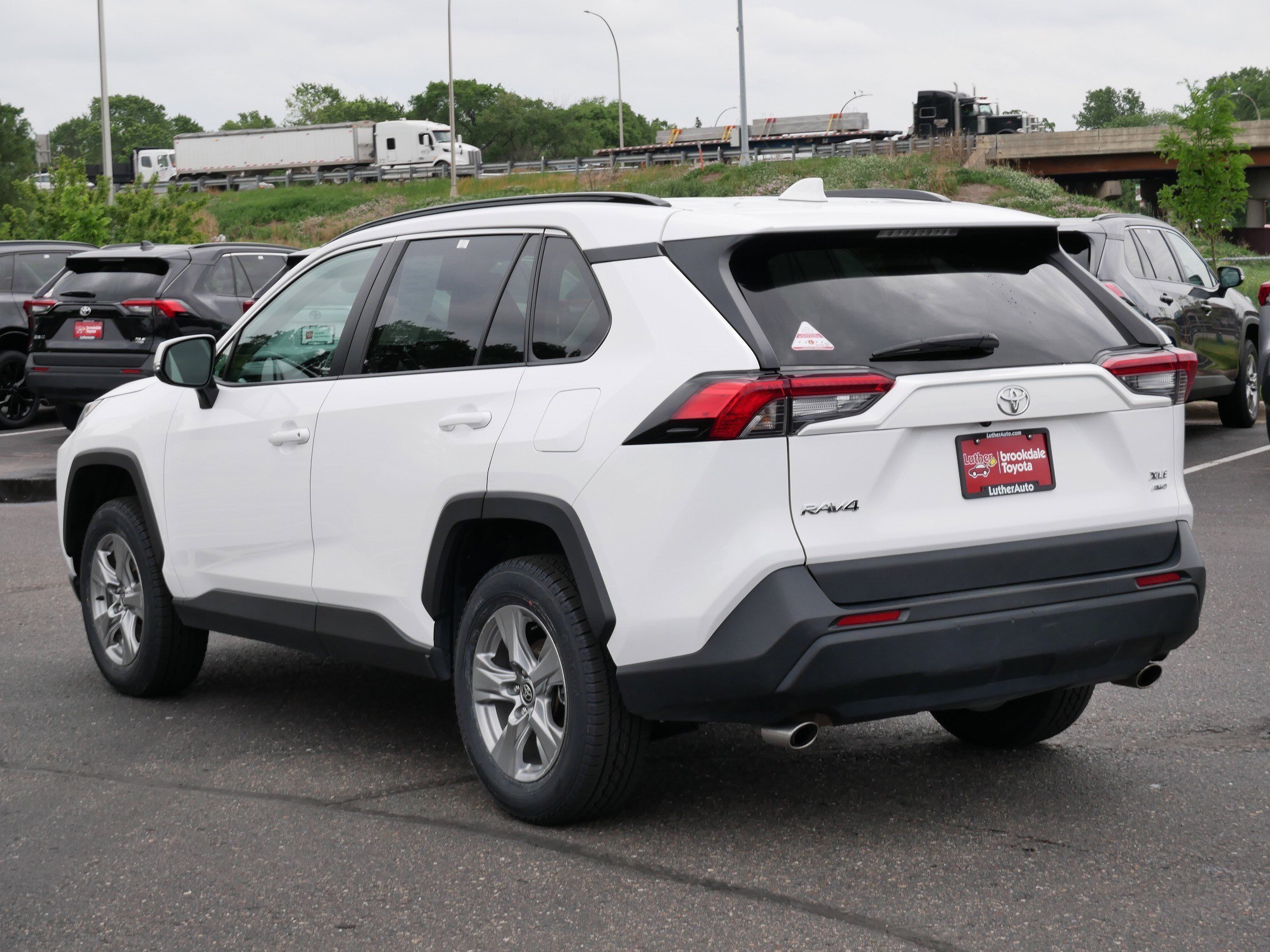 Used 2024 Ice Cap Toyota XLE image 5