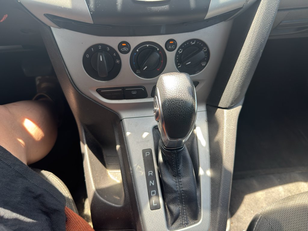 Used 2013 Sterling Gray Metallic Ford SE image 6