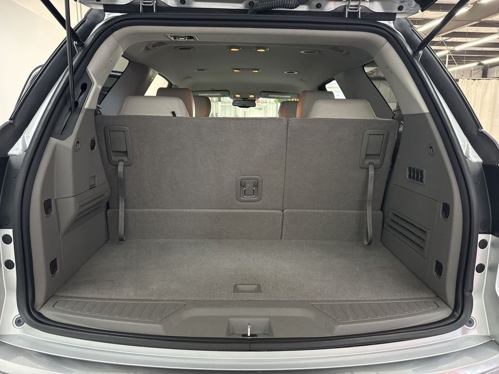 Used 2017 Quicksilver Metallic GMC Limited image 37