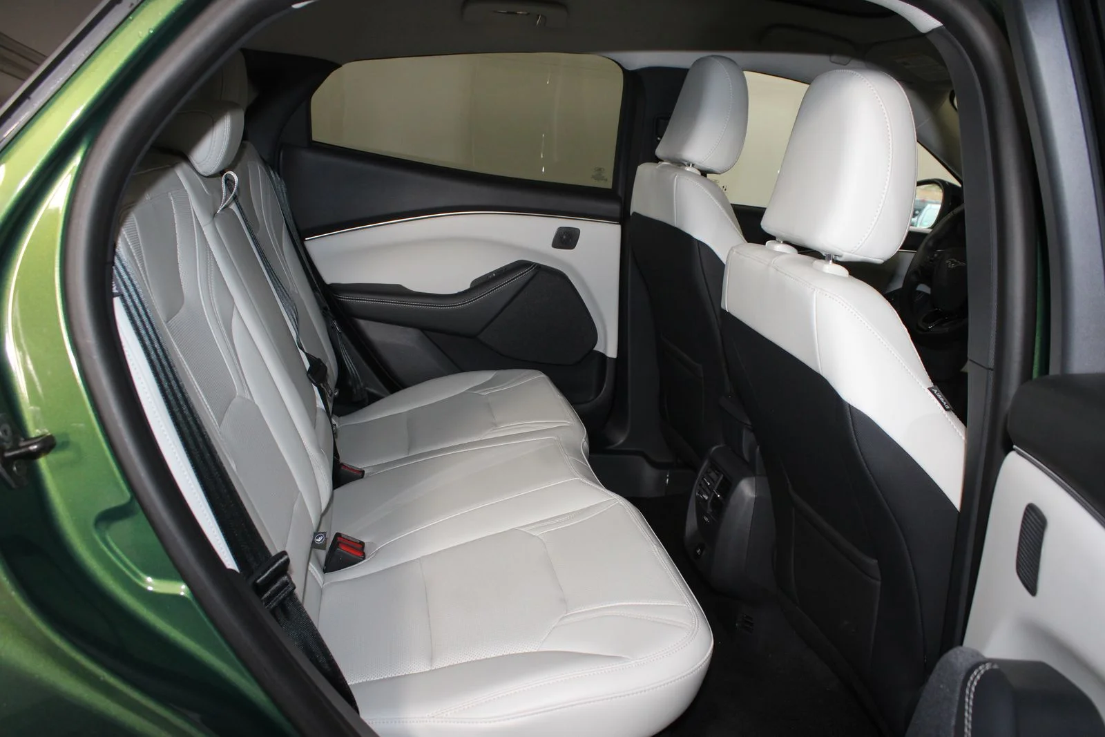 Used 2025 Green Ford Premium image 12