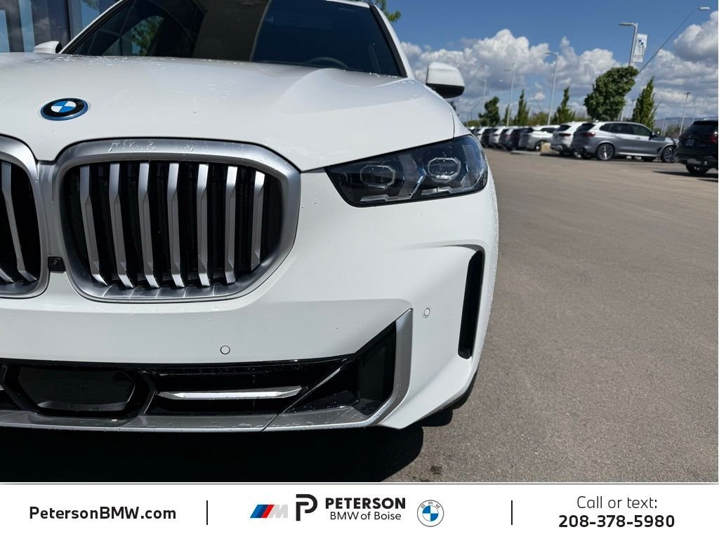 New 2026 Alpine White BMW xDrive50e image 37