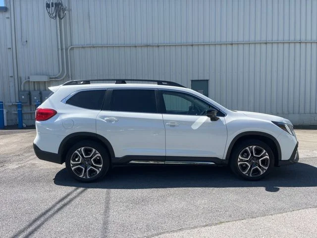 Used 2025 White Subaru Limited image 4
