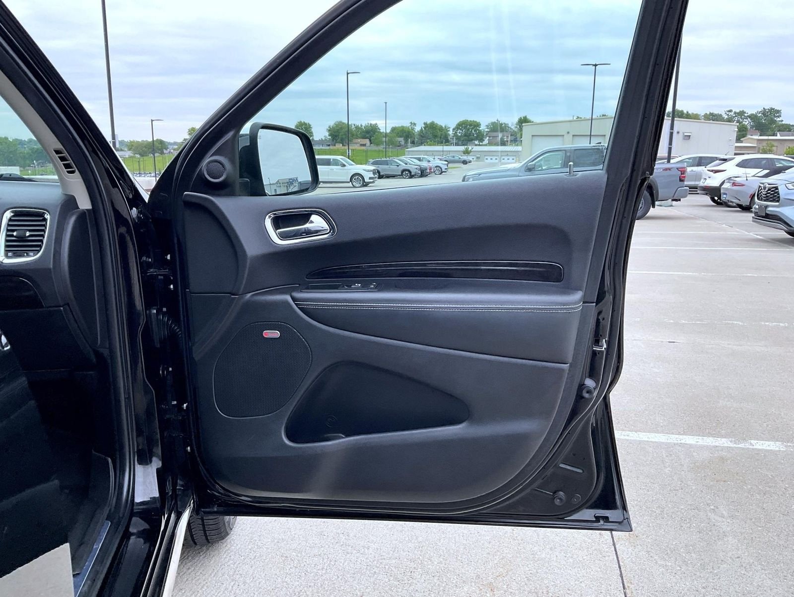 Used 2017 Black Dodge Citadel image 17