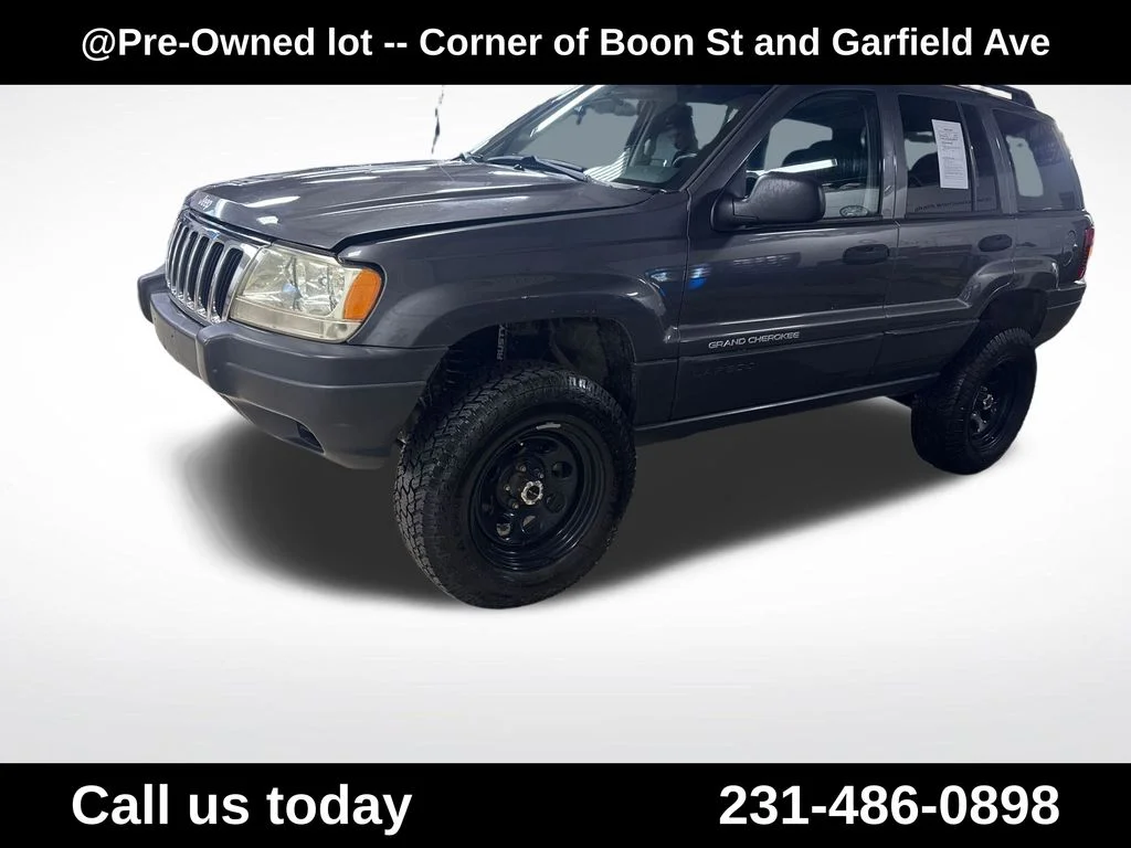 Used 2003  Jeep Laredo image 1