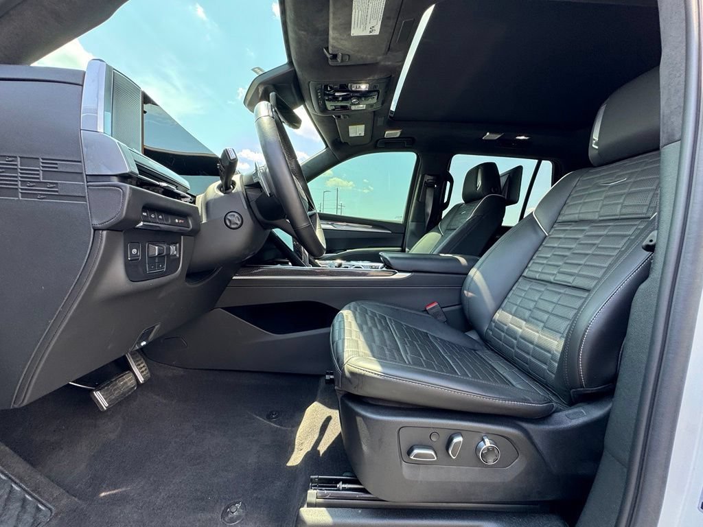 Used 2025 Crystal White Tricoat Cadillac Escalade-V image 24