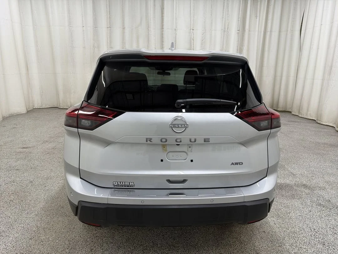 2025 Nissan Rogue SV - Photo 7