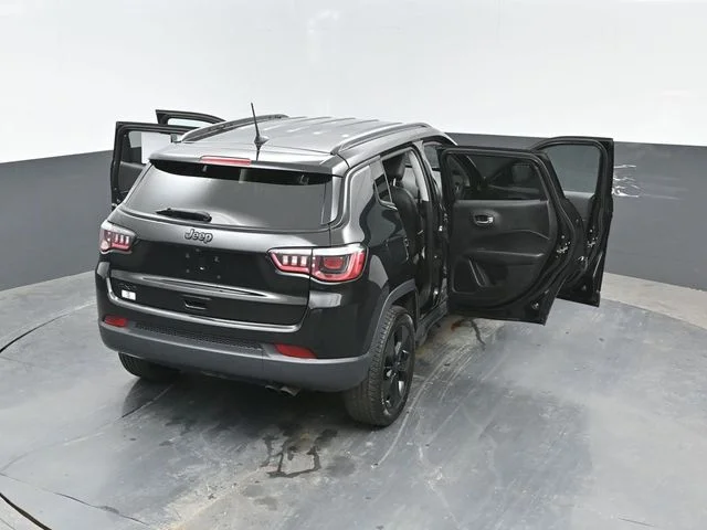 Certified Used 2019 Diamond Black Jeep Latitude image 25