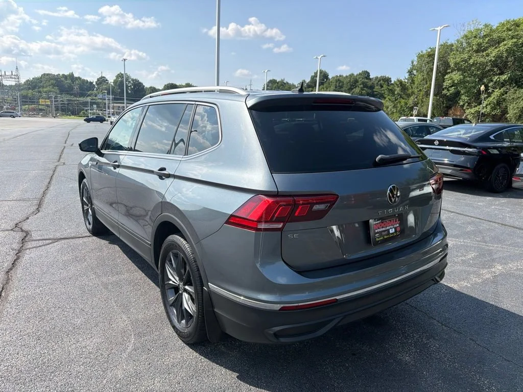 Used 2022 Platinum Gray Metall Volkswagen SE image 5