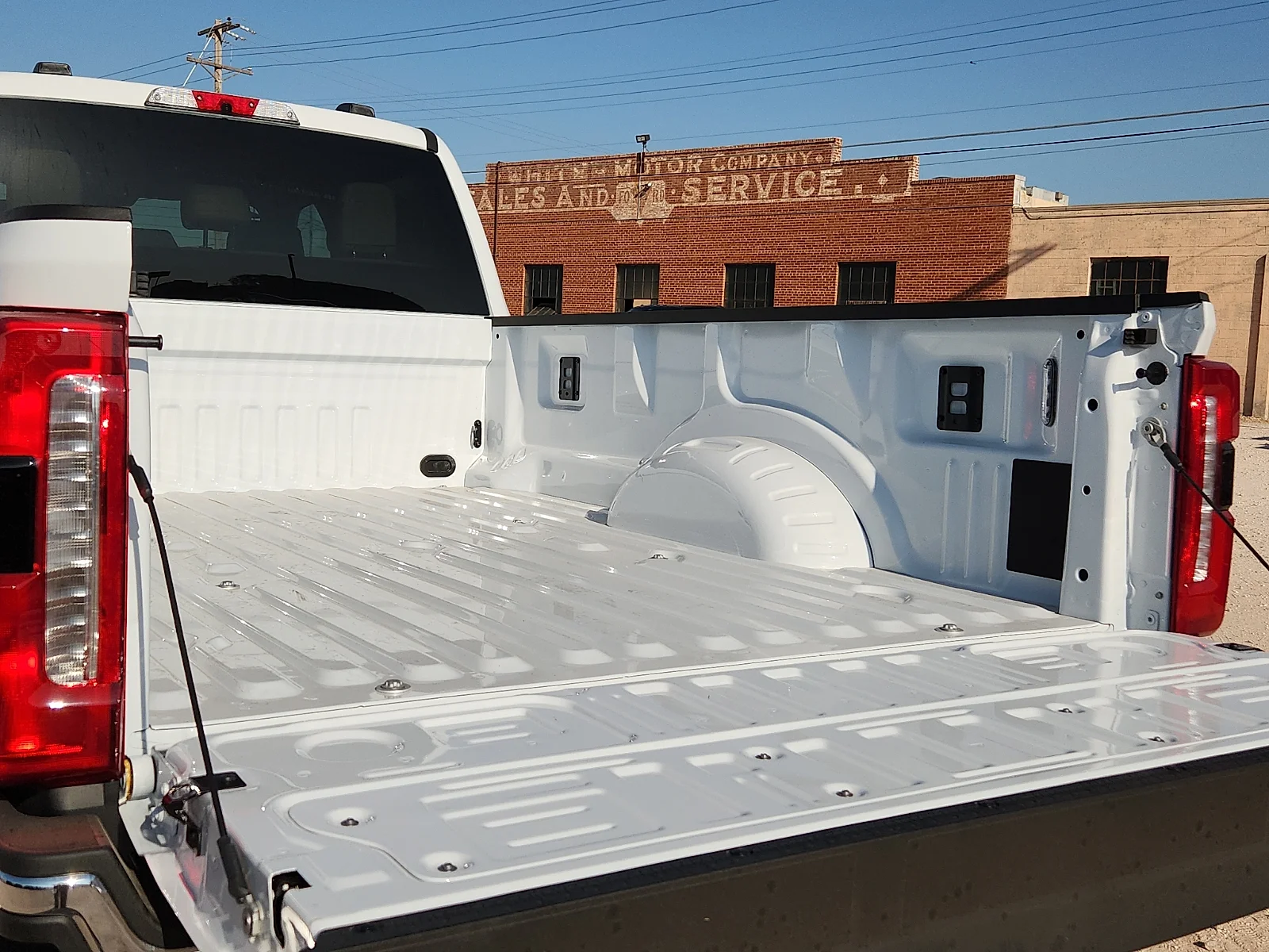 New 2026 Oxford White Ford Lariat image 12