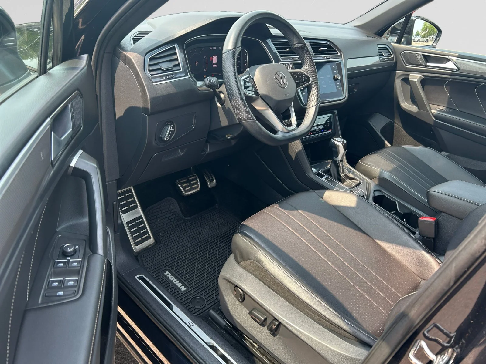 Used 2024 Black Volkswagen Comfortline R-Line Black Edition Leather Sunroof Navigation image 13