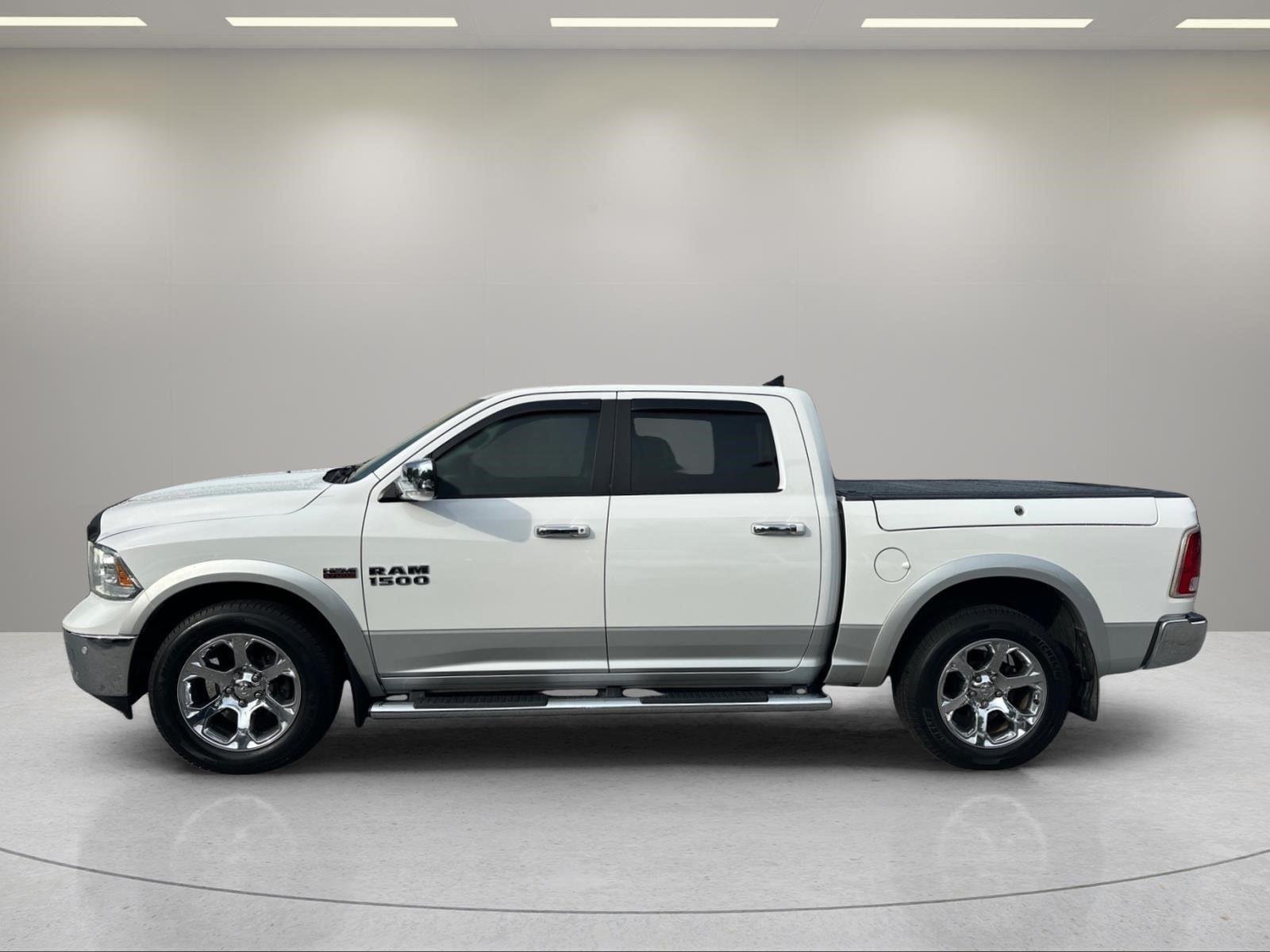 Used 2016 Bright White Clearcoat Ram Laramie image 2