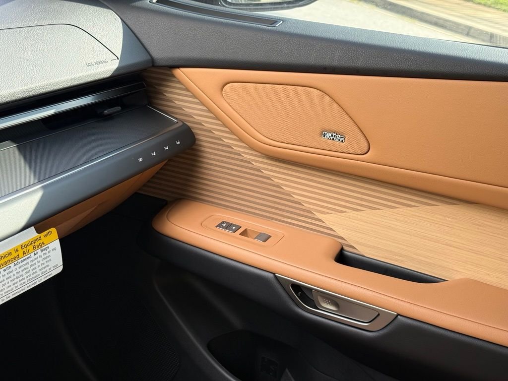New 2026 Cloudburst Gray Lexus ES 350e LUXURY image 33