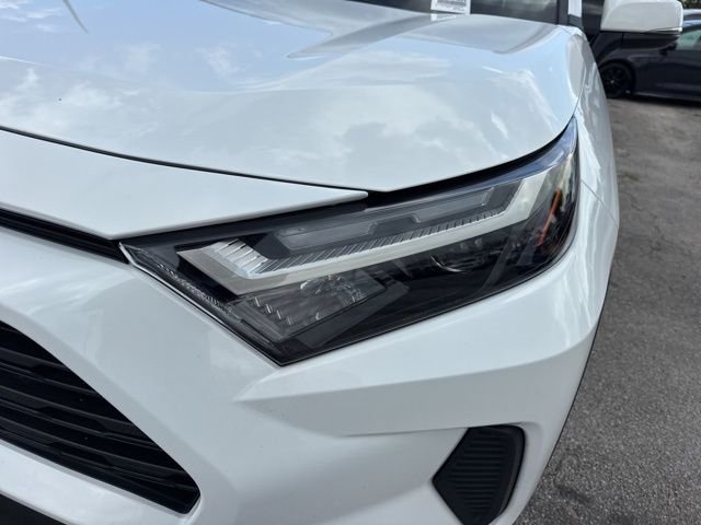 Used 2025 White Toyota XLE image 16