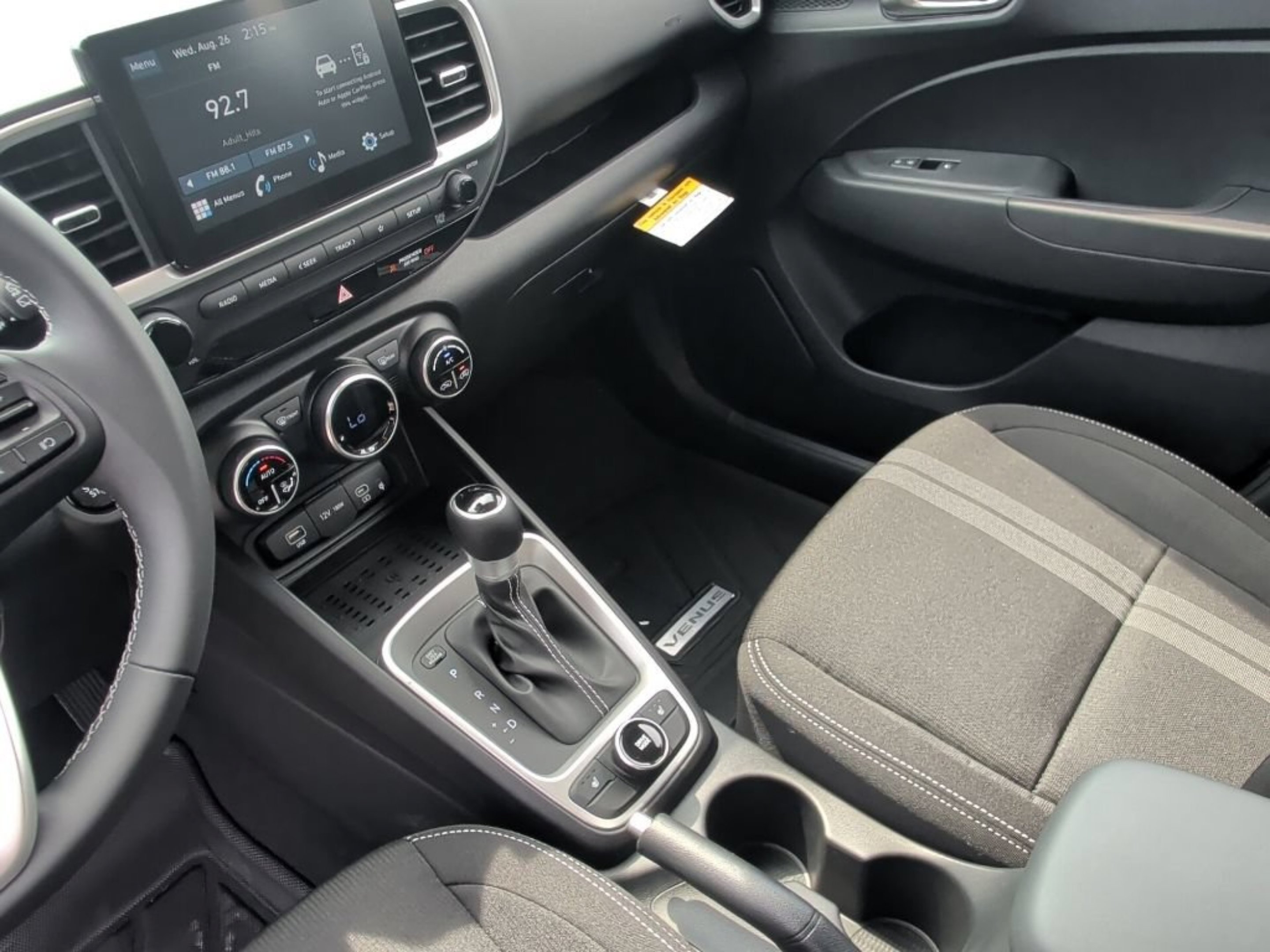New 2026 Shimmering Silver Hyundai SEL image 31