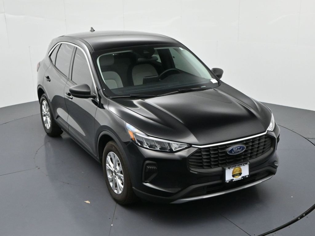 Used 2024 Black Metallic Ford Active FWD image 16