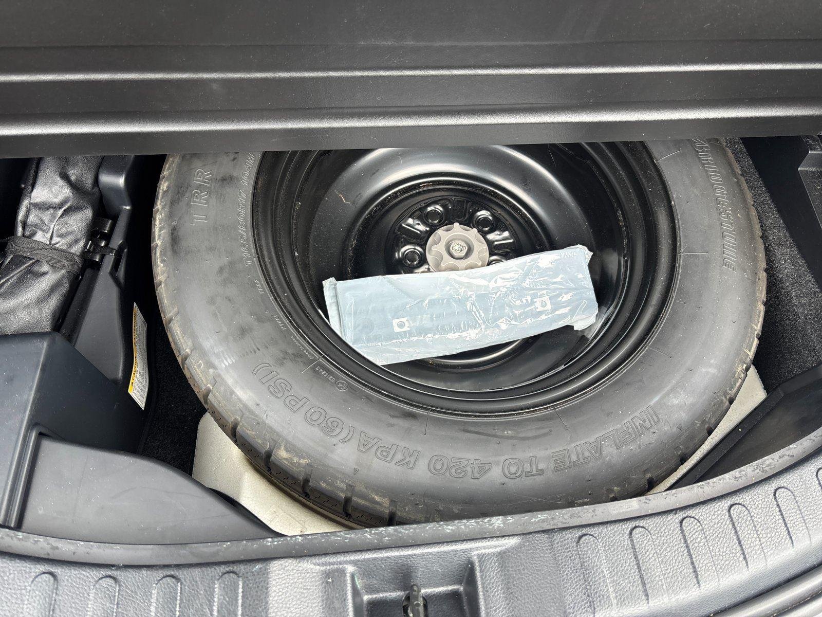 Used 2016 Magnetic Gray Metallic TOYOTA  image 35