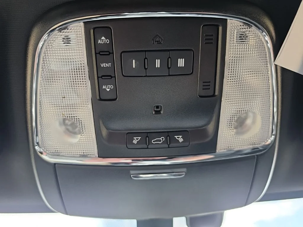 Used 2021 Gray Jeep Laredo X image 27