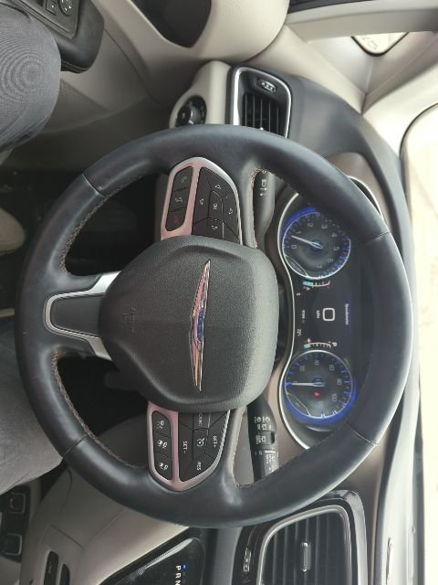Used 2017 Brilliant Black Crystal Pearlcoat Chrysler Touring L Plus image 8