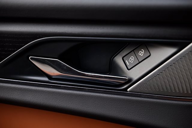 2026 Jaguar F-Pace R-Dynamic S - Photo 16