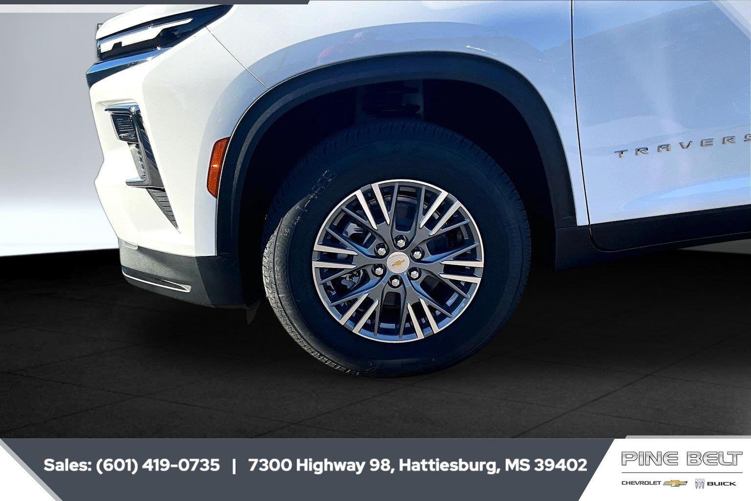 2027 Chevrolet Traverse LT - Photo 7