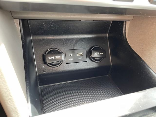 Used 2020 Phantom Black Hyundai SE image 26