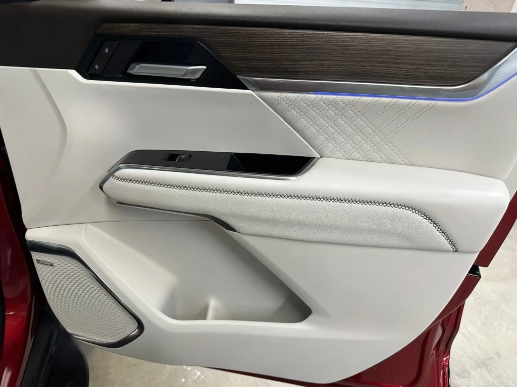 2026 GMC Acadia Denali - Photo 35