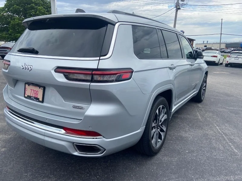 Used 2024 Silver Zynith Jeep Overland image 5