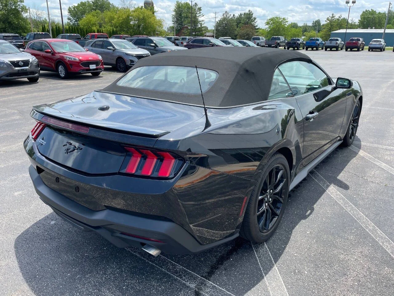 2025 Ford Mustang EcoBoost Premium - Photo 4
