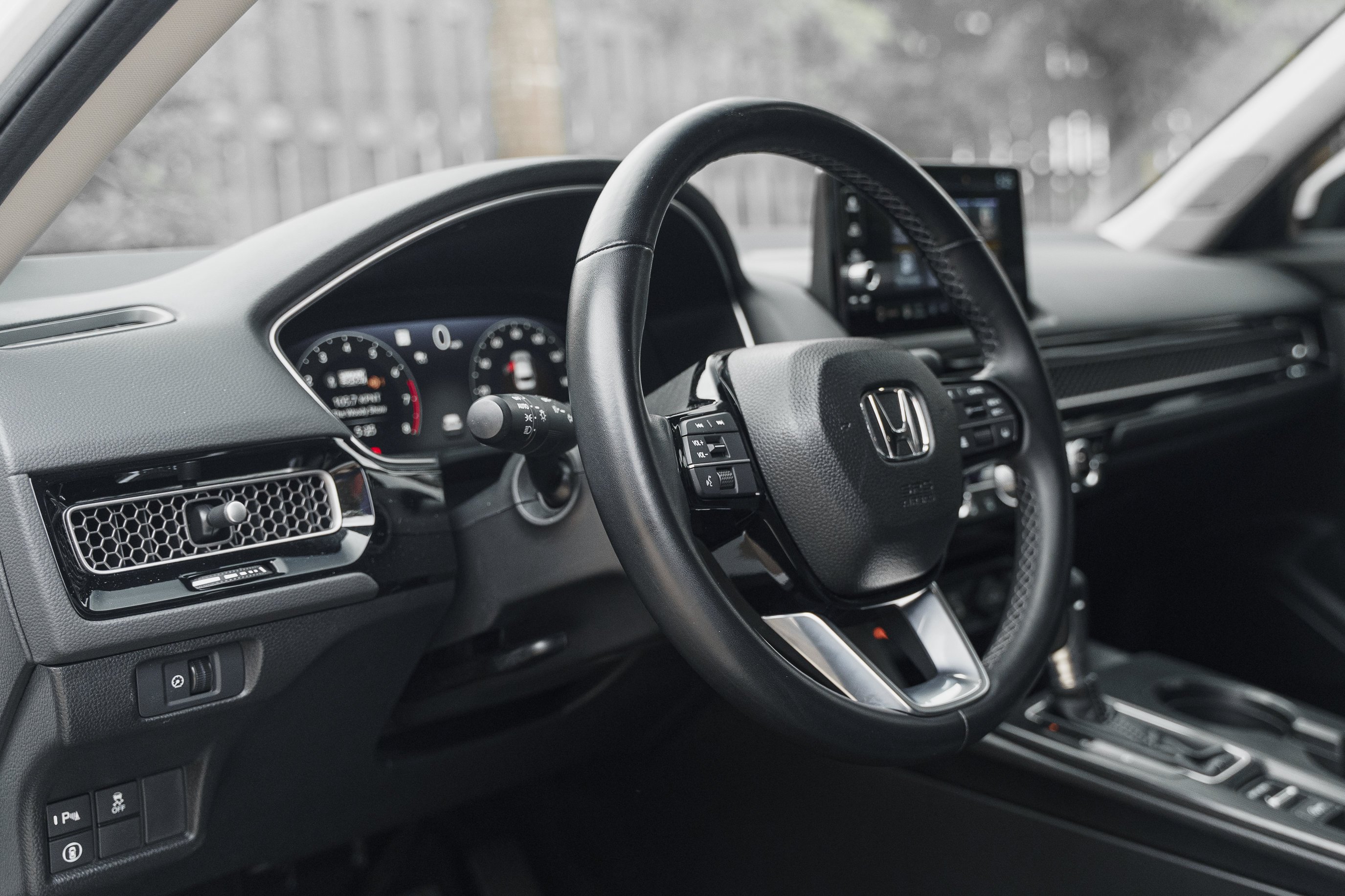 Used 2024 Platinum White Pearl Honda Touring image 7