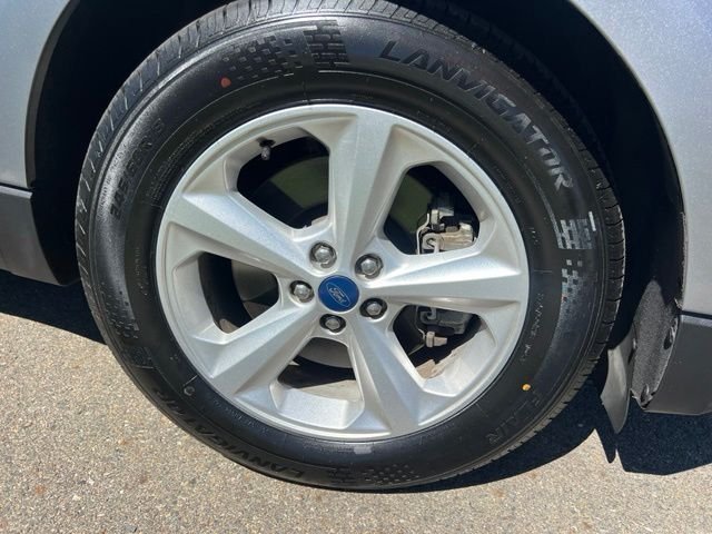 Used 2020 Silver Ford SE image 6