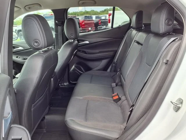 Used 2021 SUMMIT WHITE Buick Select image 19