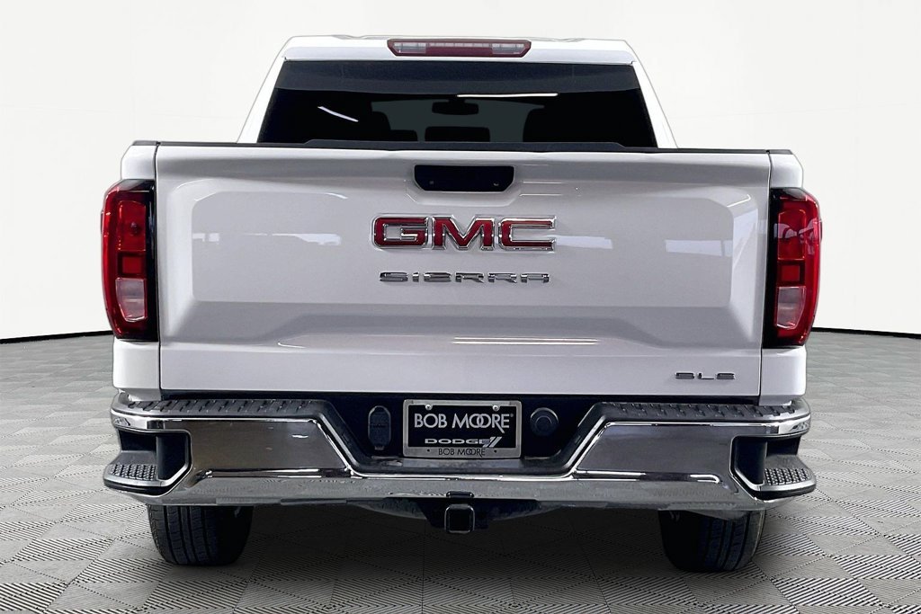 Used 2019 White GMC SLE image 5