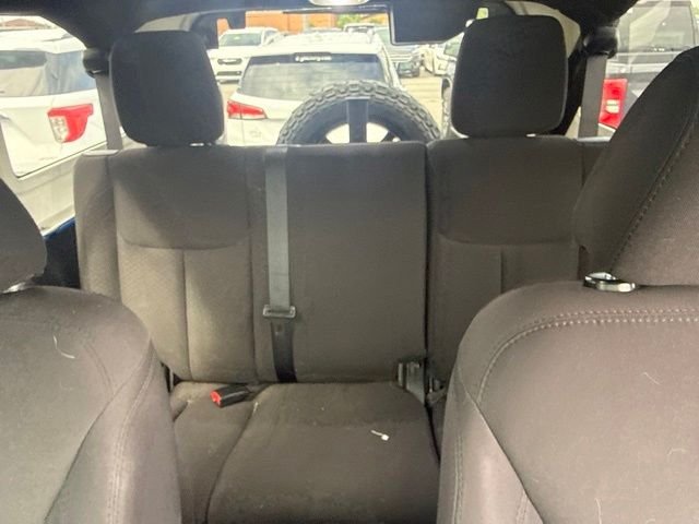 Used 2015 Blue Jeep Unlimited Sport image 17