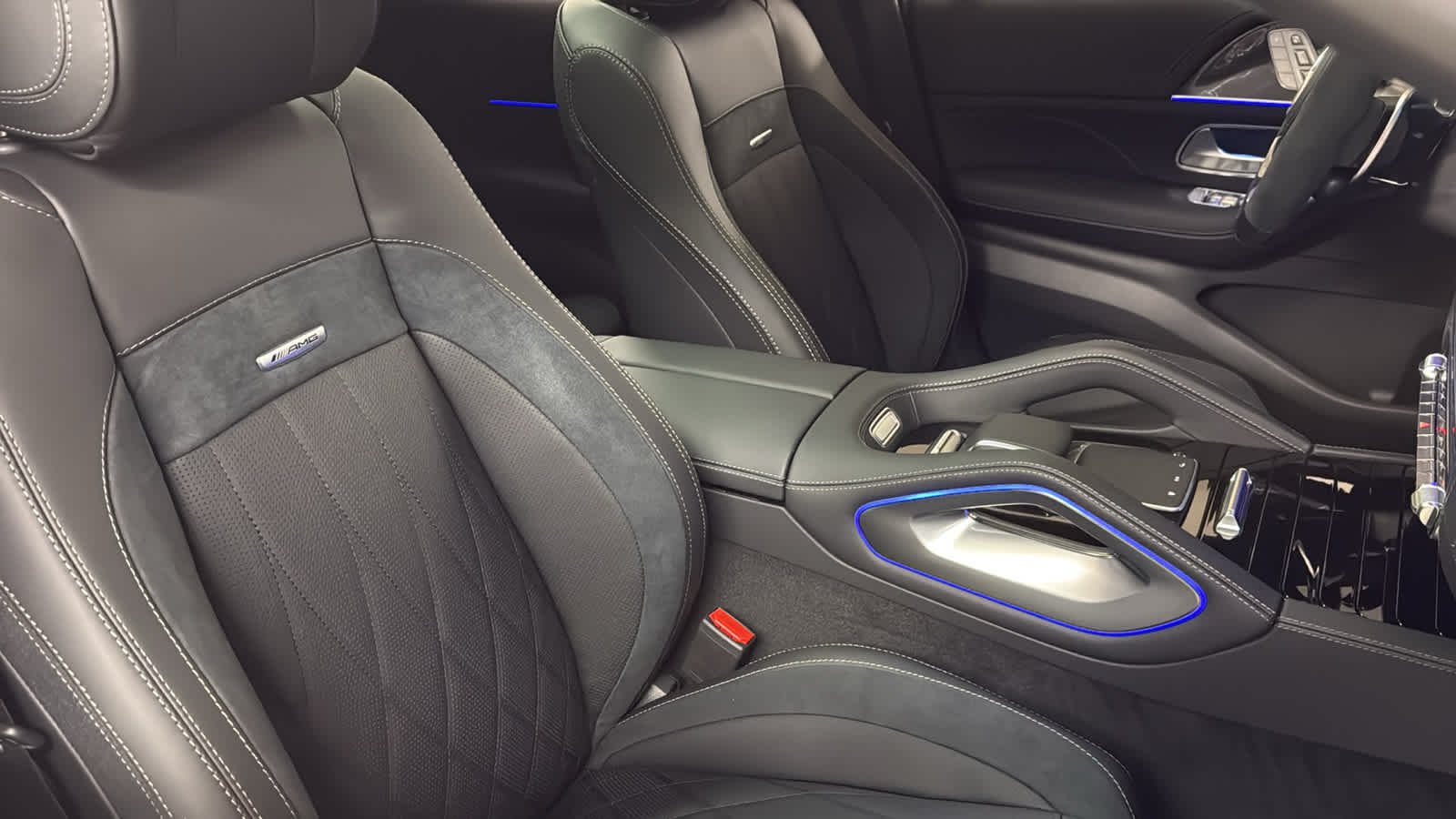 New 2026 MANUFAKTUR Silicon Grey Mercedes-Benz AMG® GLE 63 S image 36